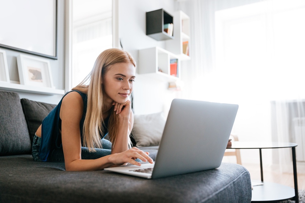 Home office student jobs: How to find flexible work from home as a student?